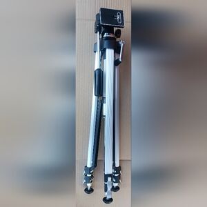 Sanwa Model 304D Aluminum Telescoping Camera Tripod 24" - 60" + Inch Open Box
